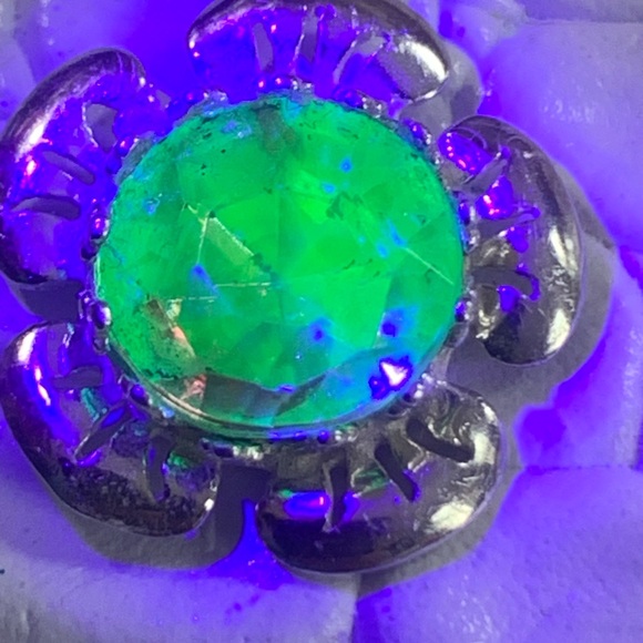Watermelon uranium glassFlower pendant Sterling Silver rare!! Color NWOT